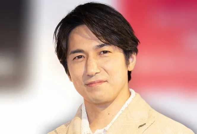 VIVANT>張競士役・高橋光臣、さわやか笑顔&決めポーズでモニュメントにサインする動画に「かっこいい」(2/2) – WEBザテレビジョン VIVANT>張競士役・高橋光臣、さわやか笑顔&決めポーズでモニュメントにサインする動画に「かっこいい」(2/2) - WEBザテレビジョン