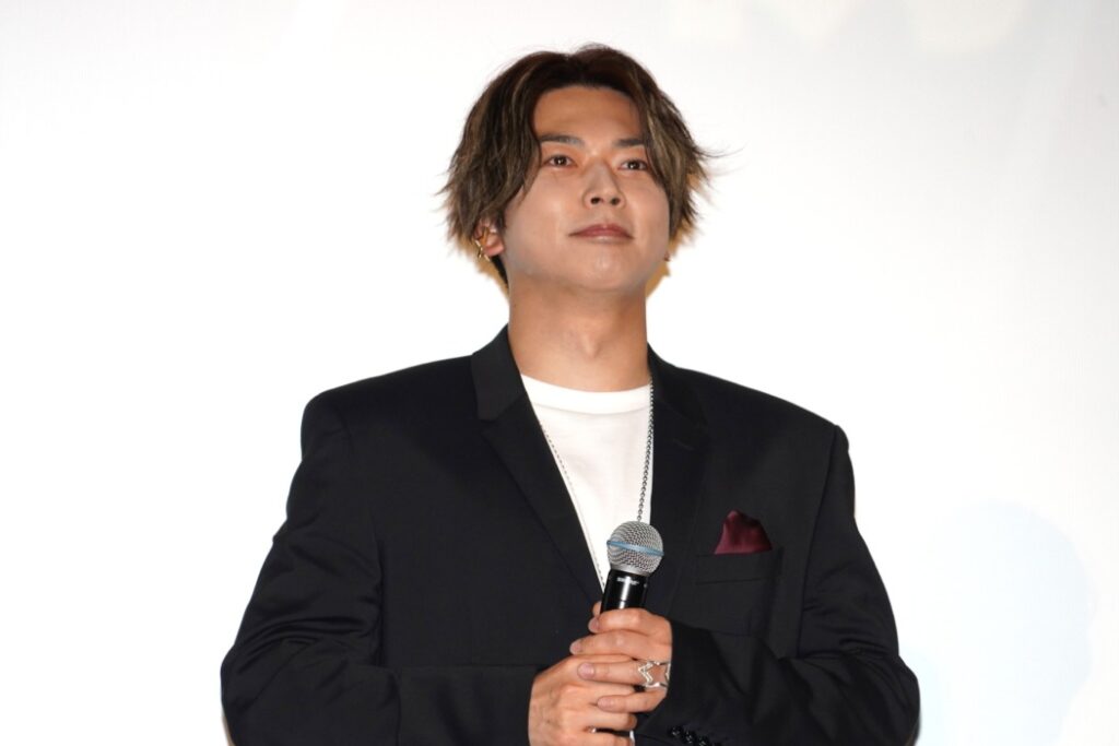 NEWS増田貴久「これまで映画に出なかったのは意味があった」伝説の“青島コート”に感動「スリスリしました」 - TOKYO HEADLINE
