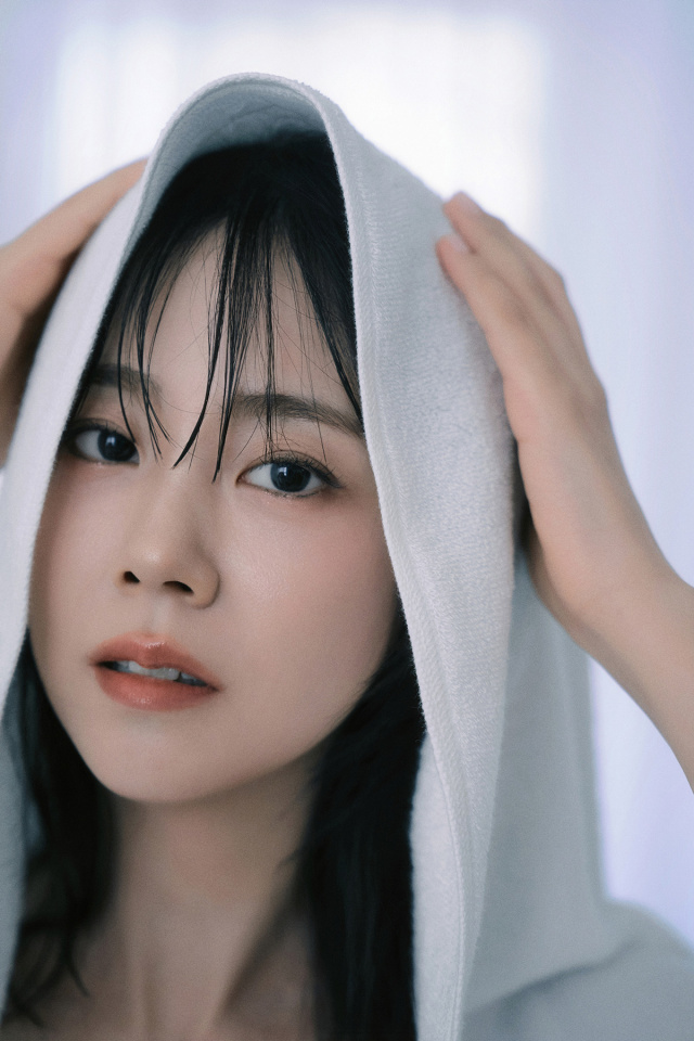 ハン・スンヨン、KARA20周年に向け10年ぶり写真集 アーティストの顔とナチュラルな素顔の二面性がテーマ(デビュー) – Yahoo!ニュース デビュー